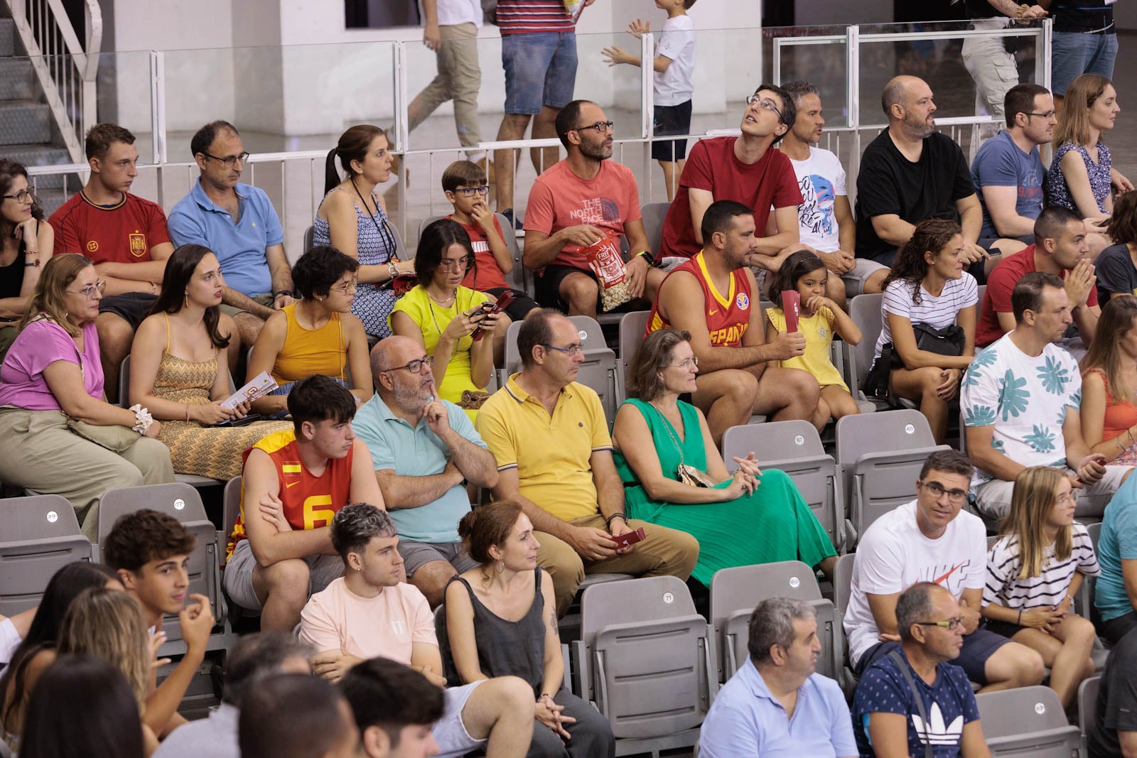 Encuéntrate en la grada del Palacio durante el España-República Dominicana