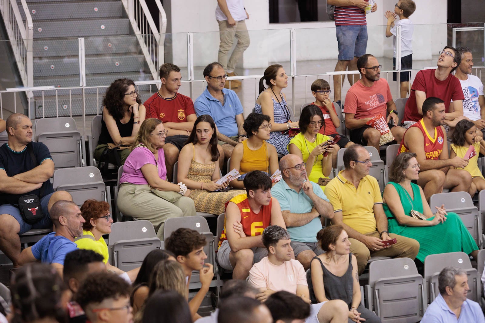 Encuéntrate en la grada del Palacio durante el España-República Dominicana