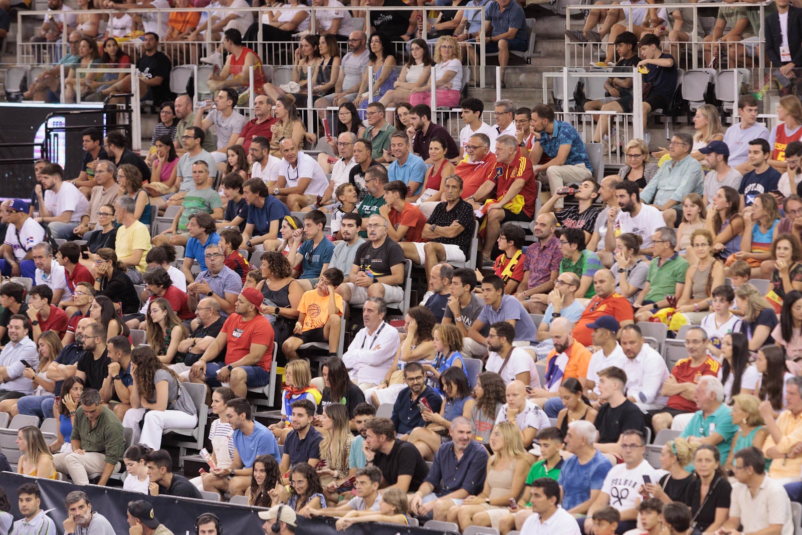 Encuéntrate en la grada del Palacio durante el España-República Dominicana