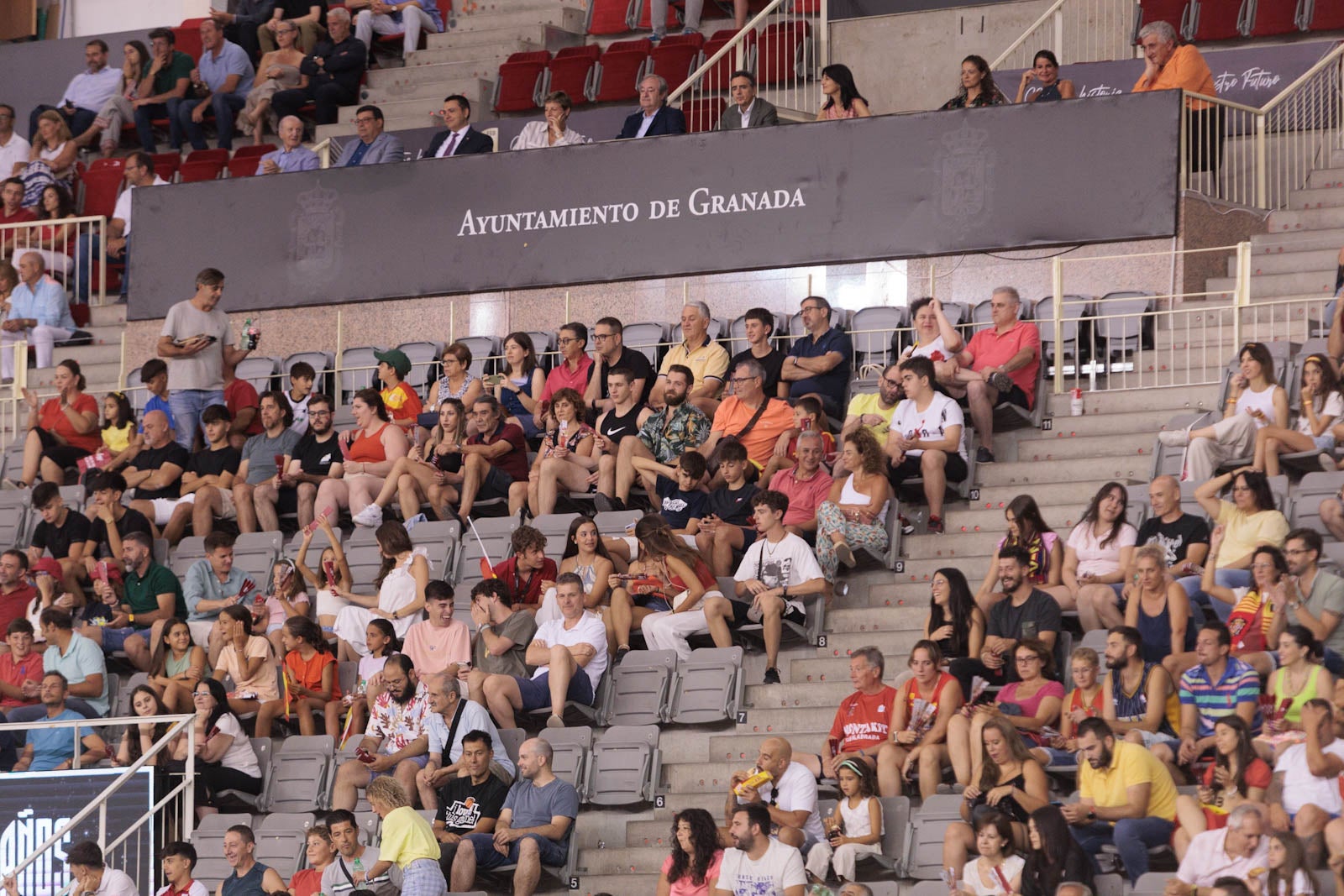 Encuéntrate en la grada del Palacio durante el España-República Dominicana