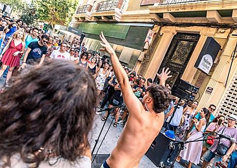 Imagen secundaria 1 - Cooltural Fest: bailes, cantos y sonrisas