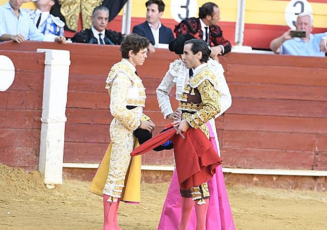 Juan Ortega aconseja a Jorge Martínez.