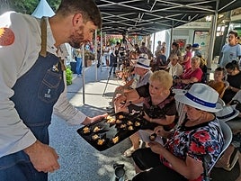 Los asistentes pudieron degustar el resultado del 'showcooking' y del Concurso Gastronómico.