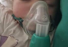 Carmen, de un año de edad, estuvo ingresada una semana por la bronquiolitis.