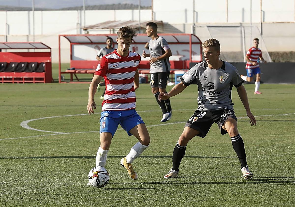 Partido entre el Recreativo Granada y el Real Murcia en la 21/22