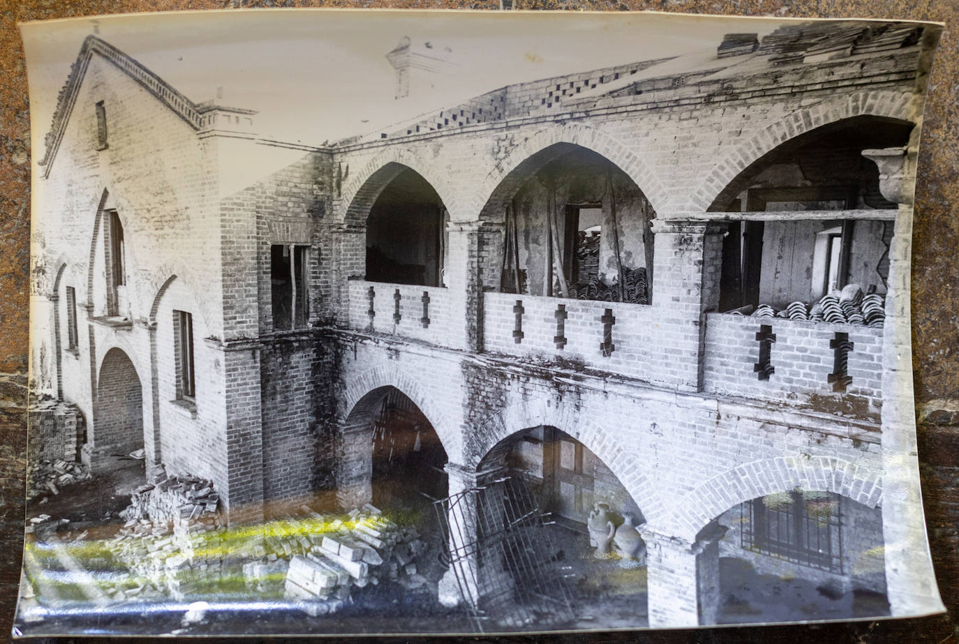 Imagen principal - fFotos antiguas de la Casa Real del Soto de Roma en poder de María Angustias Saura. 