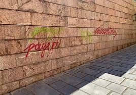 Pintadas en el edificio del Banco de España.