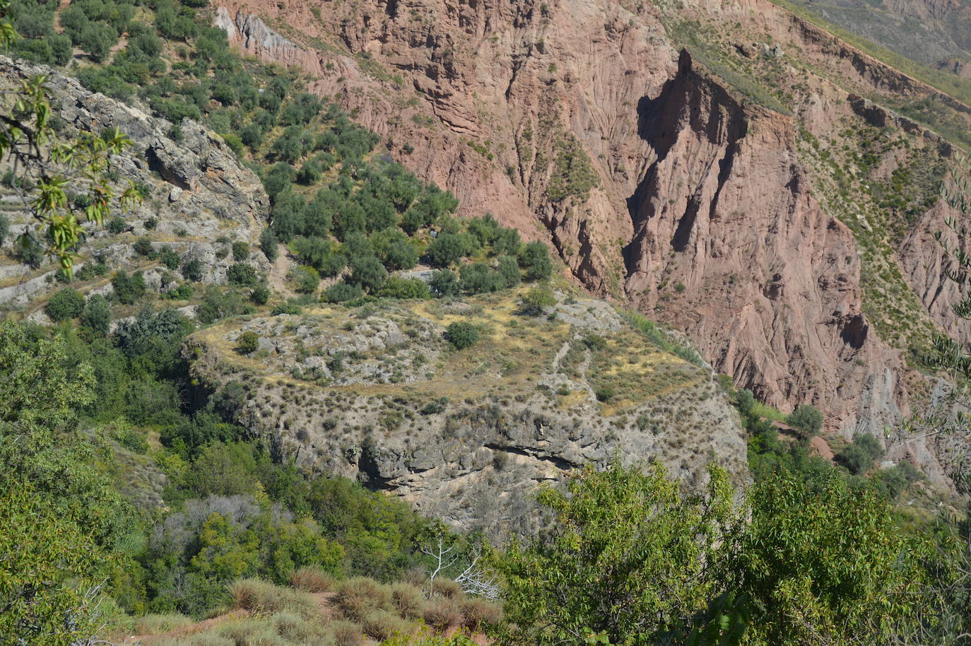 Imagen principal - Castillos de Yegen, Beires y Picena. 