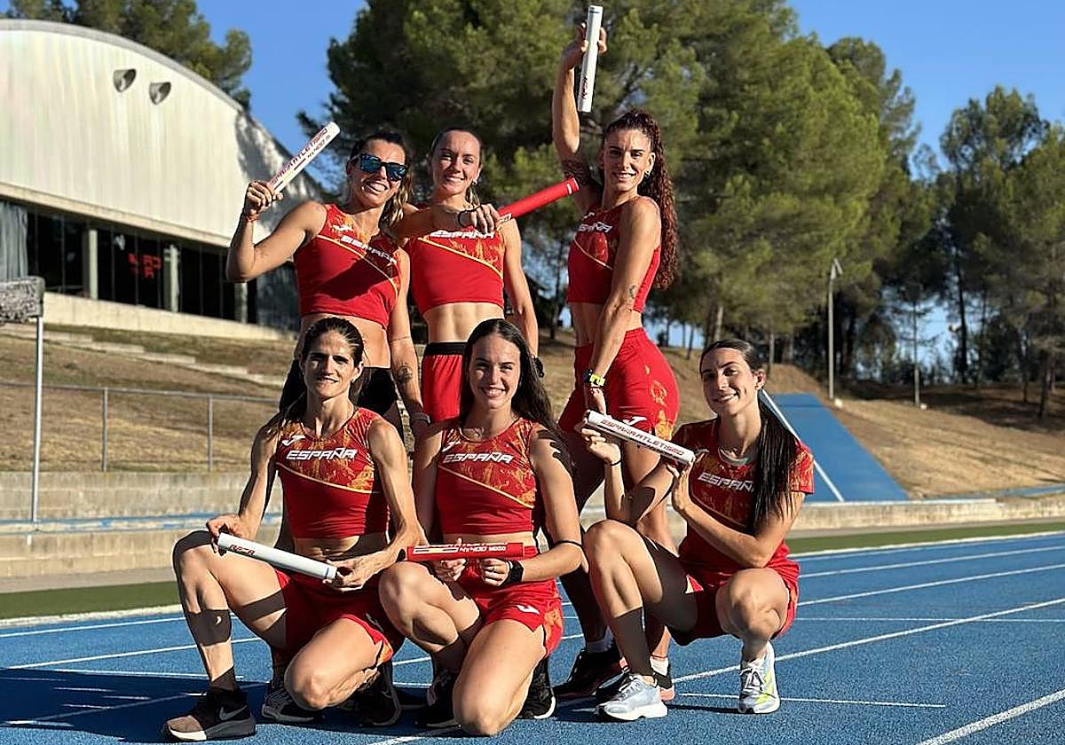 Laura Bueno, junto a sus compañeras del relevo 4x400 femenino.