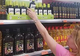 En los supermercados es necesario mirar y comparar hasta conseguir a precio asequible.