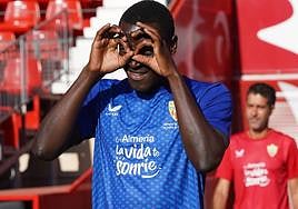 Dion Lopy mira al horizonte y ve cómo se le puede ganar al Celta.