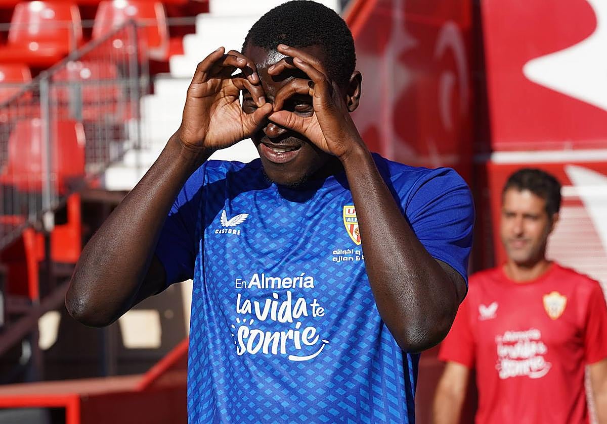 Dion Lopy mira al horizonte y ve cómo se le puede ganar al Celta.