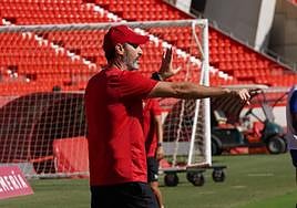 Vicente Moreno ya tiene la plantilla con la que competirá hasta enero.