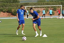 La defensa ha recibido a tres futbolistas, con los centrales Édgar y César Montes, fichaje más caro.