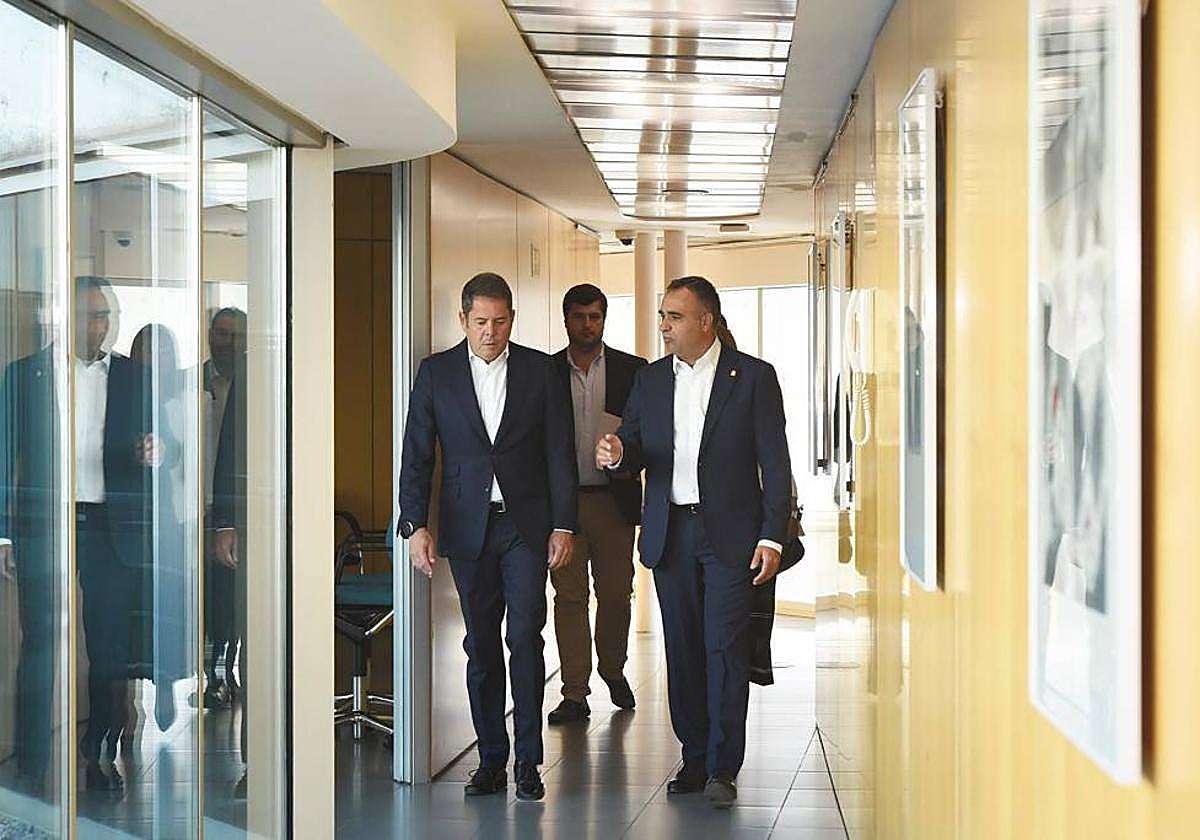 El presidente de la Diputación recibe en la sede provincial al presidente de la Cámara de Comercio y de la CGE.