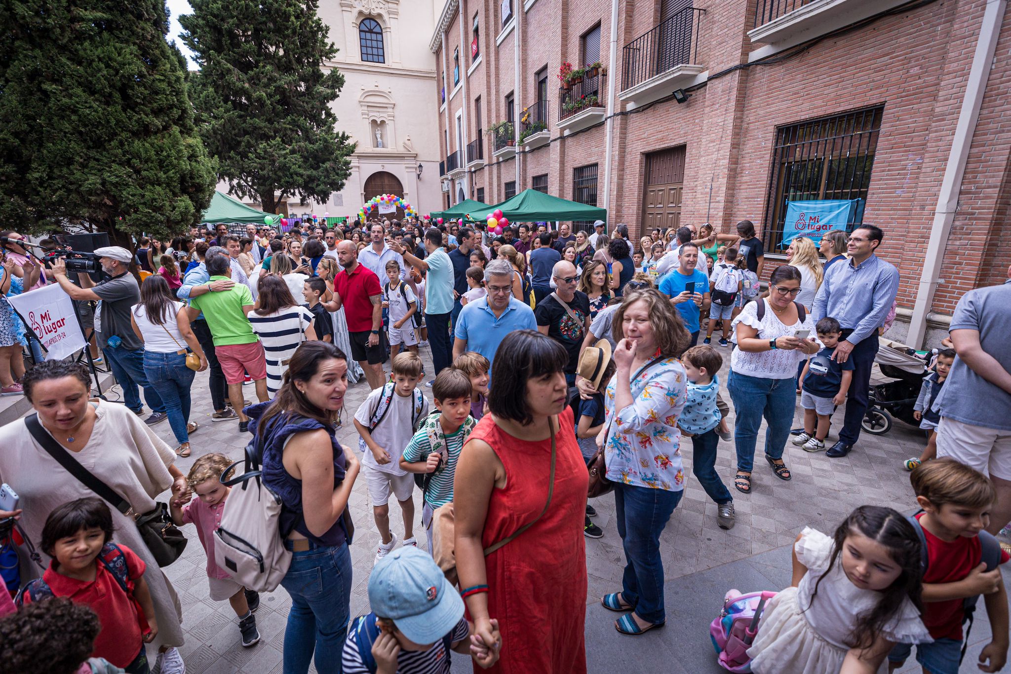 La vuelta al cole en Granada, en imágenes