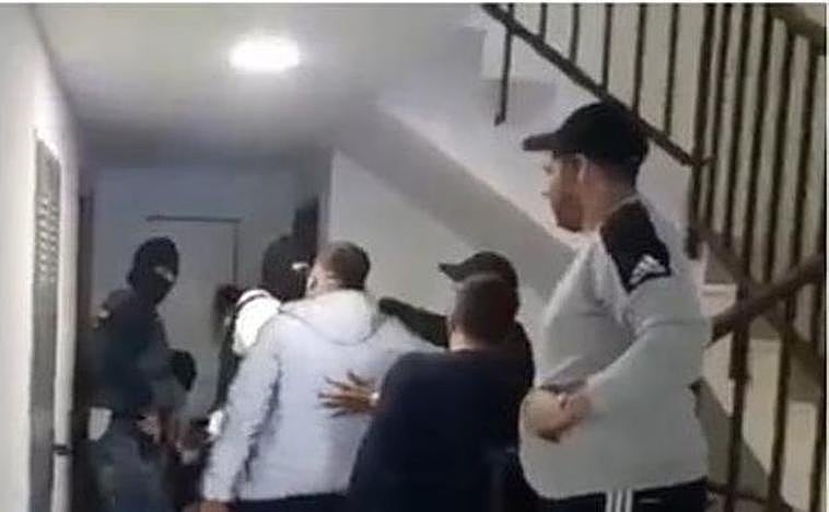 Juzgan a 14 acusados de agresiones a guardias civiles en la detención de Adonai