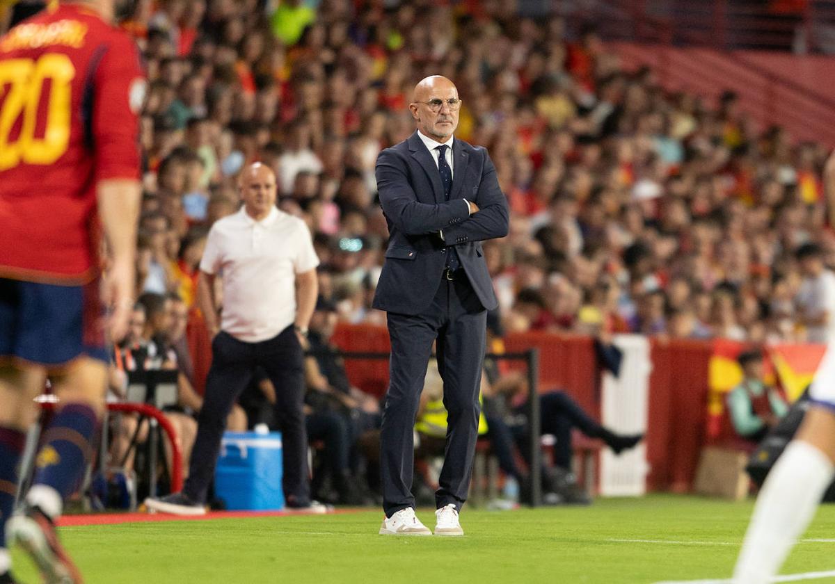 El seleccionador nacional, Luis de la Fuente, en Los Cármenes.