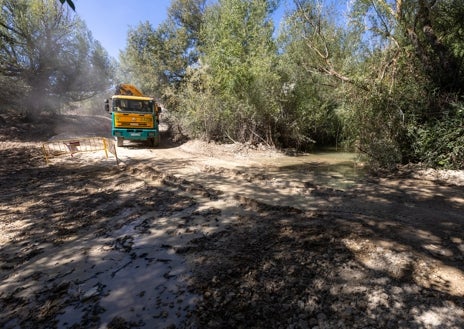 Imagen secundaria 1 - Obras junto al cortijo.