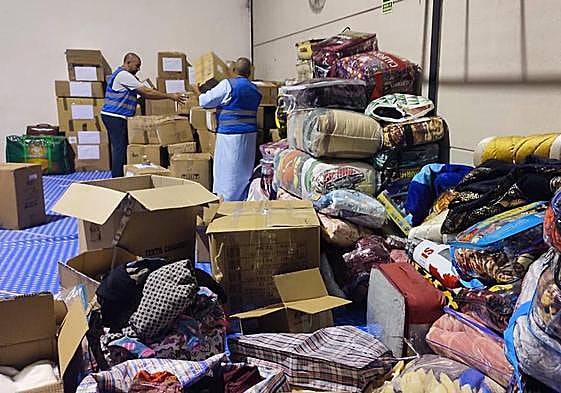 Donaciones recibidas en una mezquita de El Ejido para los afectados de Marruecos.