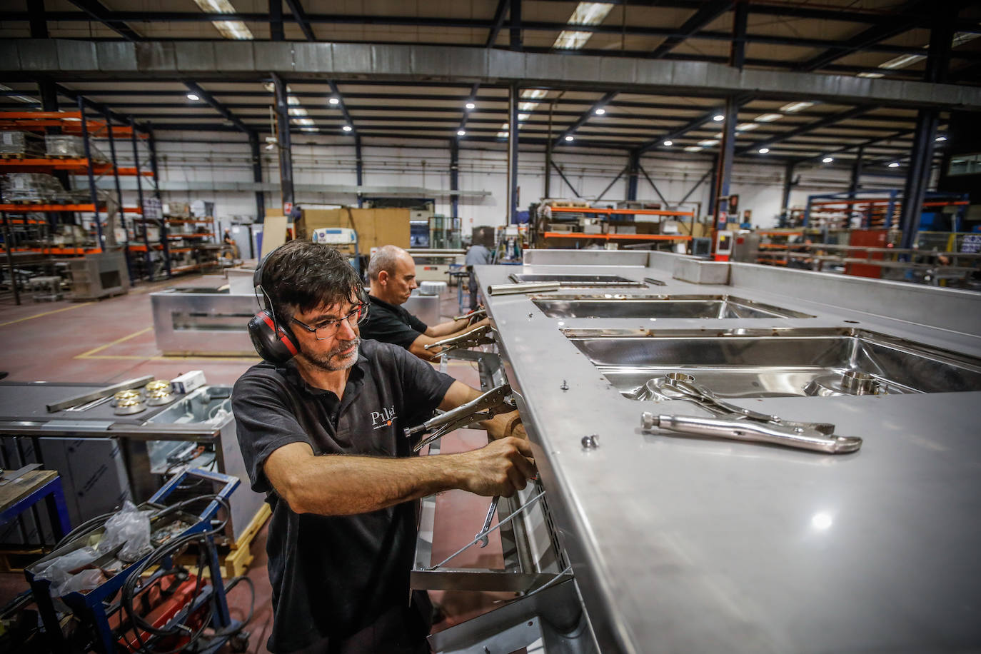 Imagen secundaria 1 - Las instalaciones de Pilsa en Armilla, que se están ampliando para trasladar el almacén logístico de la firma. Ramón L. Pérez