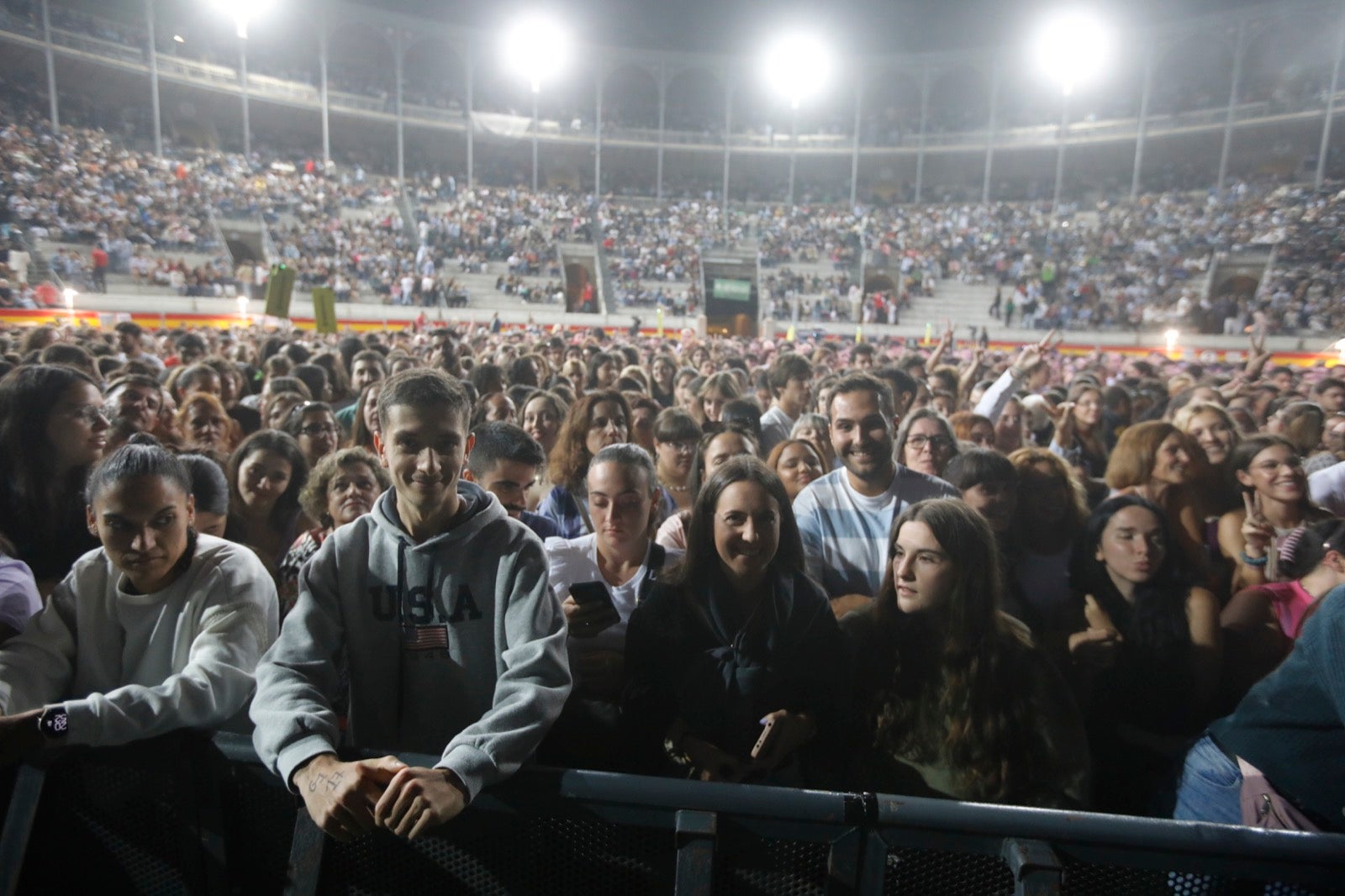 La hora de Alborán en Granada, en imágenes