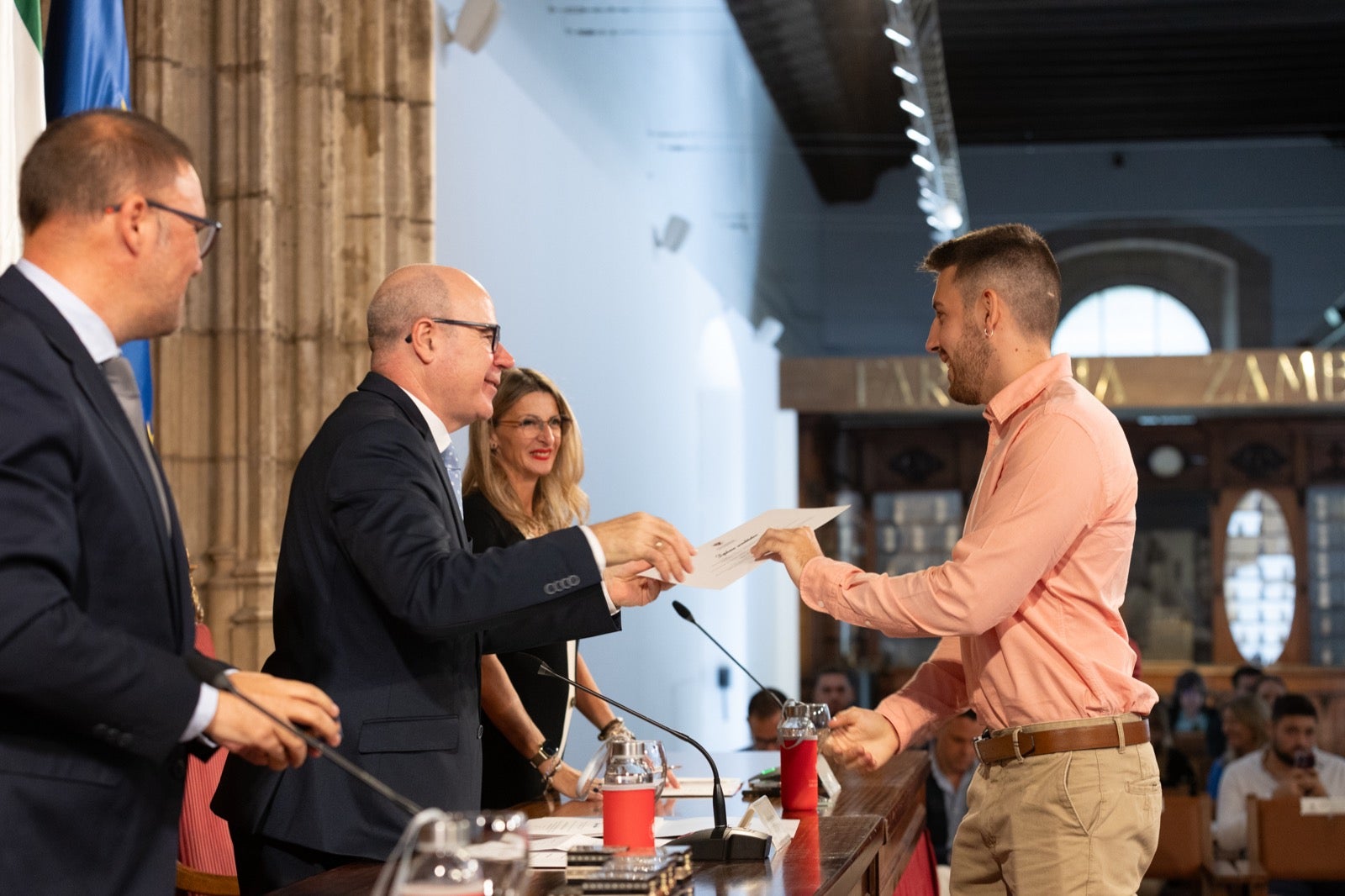 Las mejores imágenes del acto de la UGR con sus mejores estudiantes