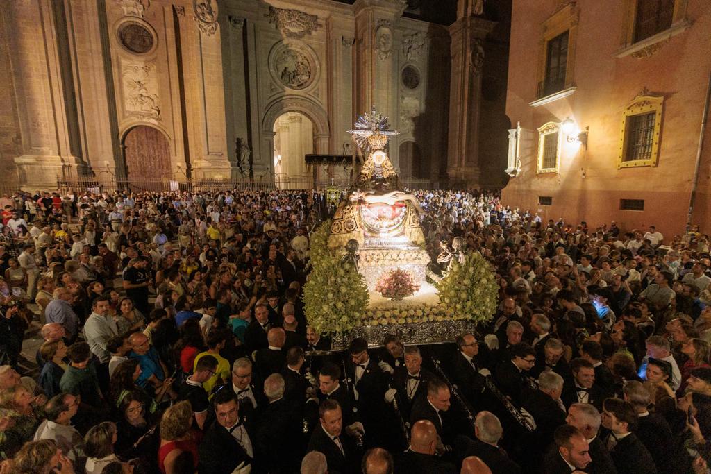 Las imágenes de la procesión de la Virgen de las Angustias