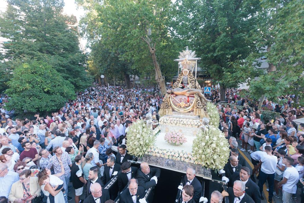 Las imágenes de la procesión de la Virgen de las Angustias