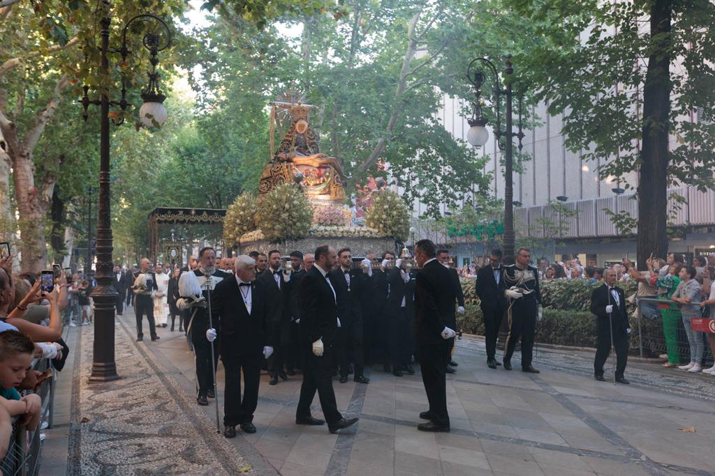 Las imágenes de la procesión de la Virgen de las Angustias