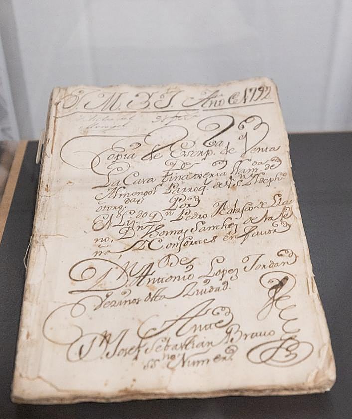 Imagen secundaria 2 - Algunas de las piezas expuestas. 