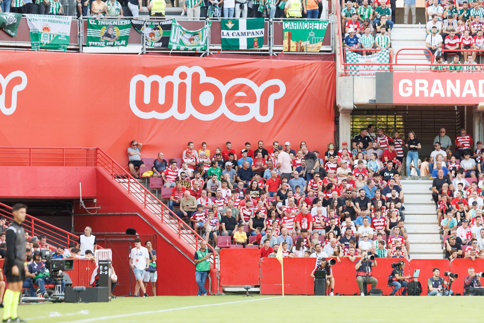 Búscate en la grada de Los Cármenes durante el Granada-Betis