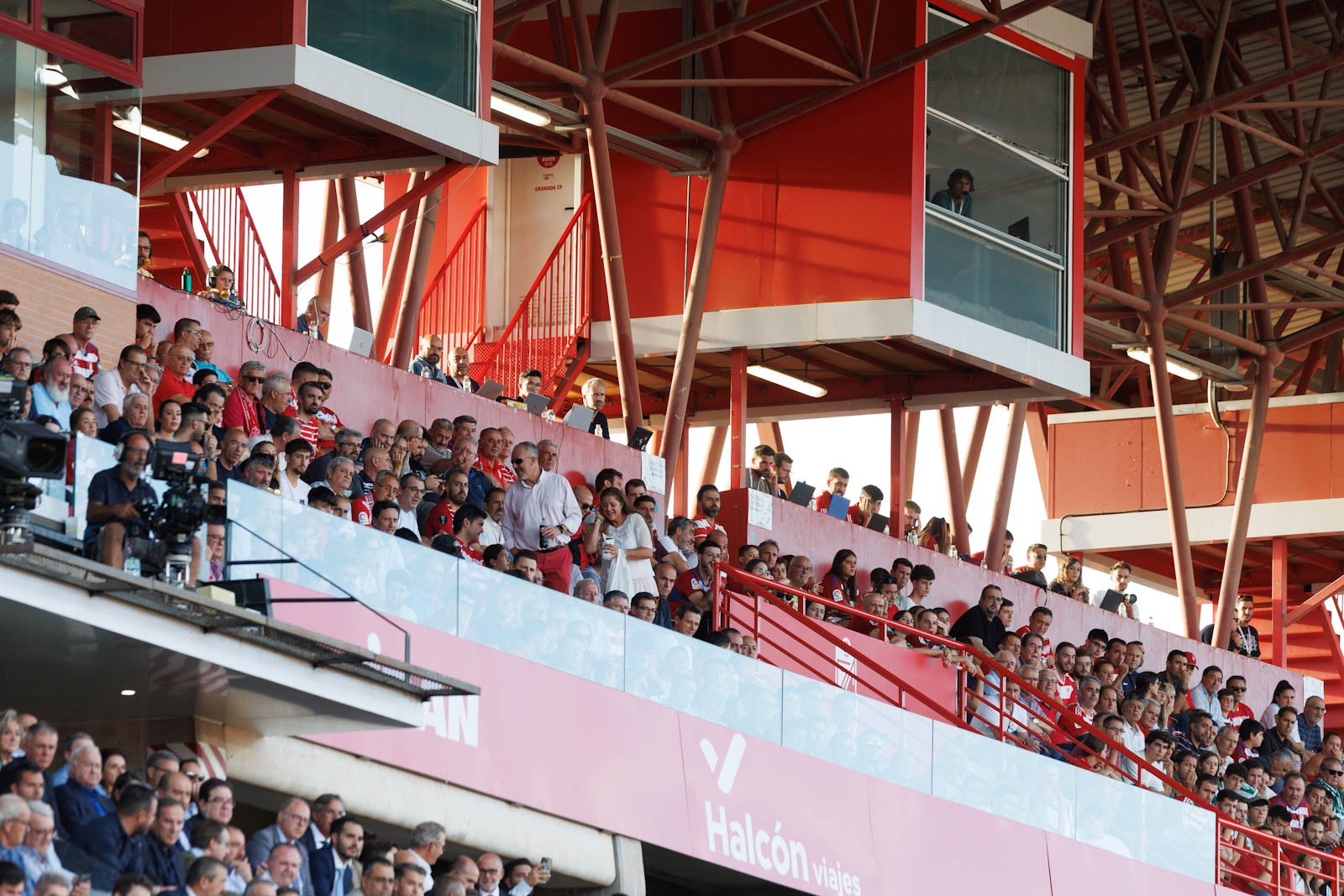 Búscate en la grada de Los Cármenes durante el Granada-Betis