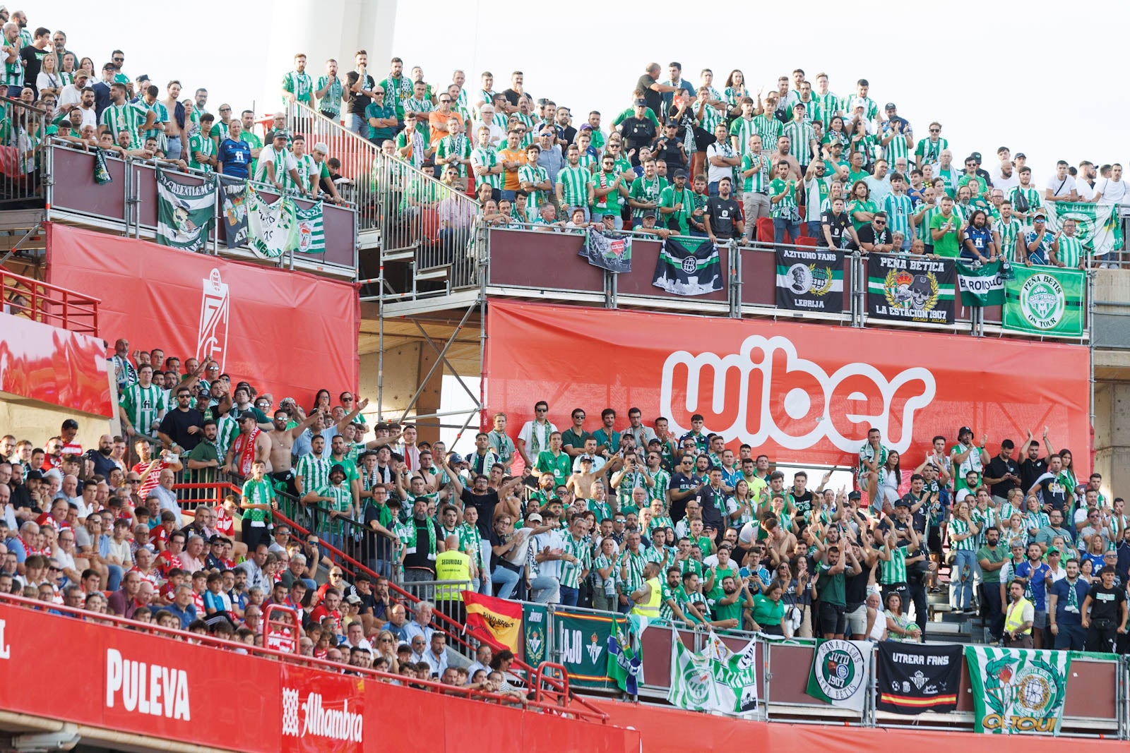 Búscate en la grada de Los Cármenes durante el Granada-Betis