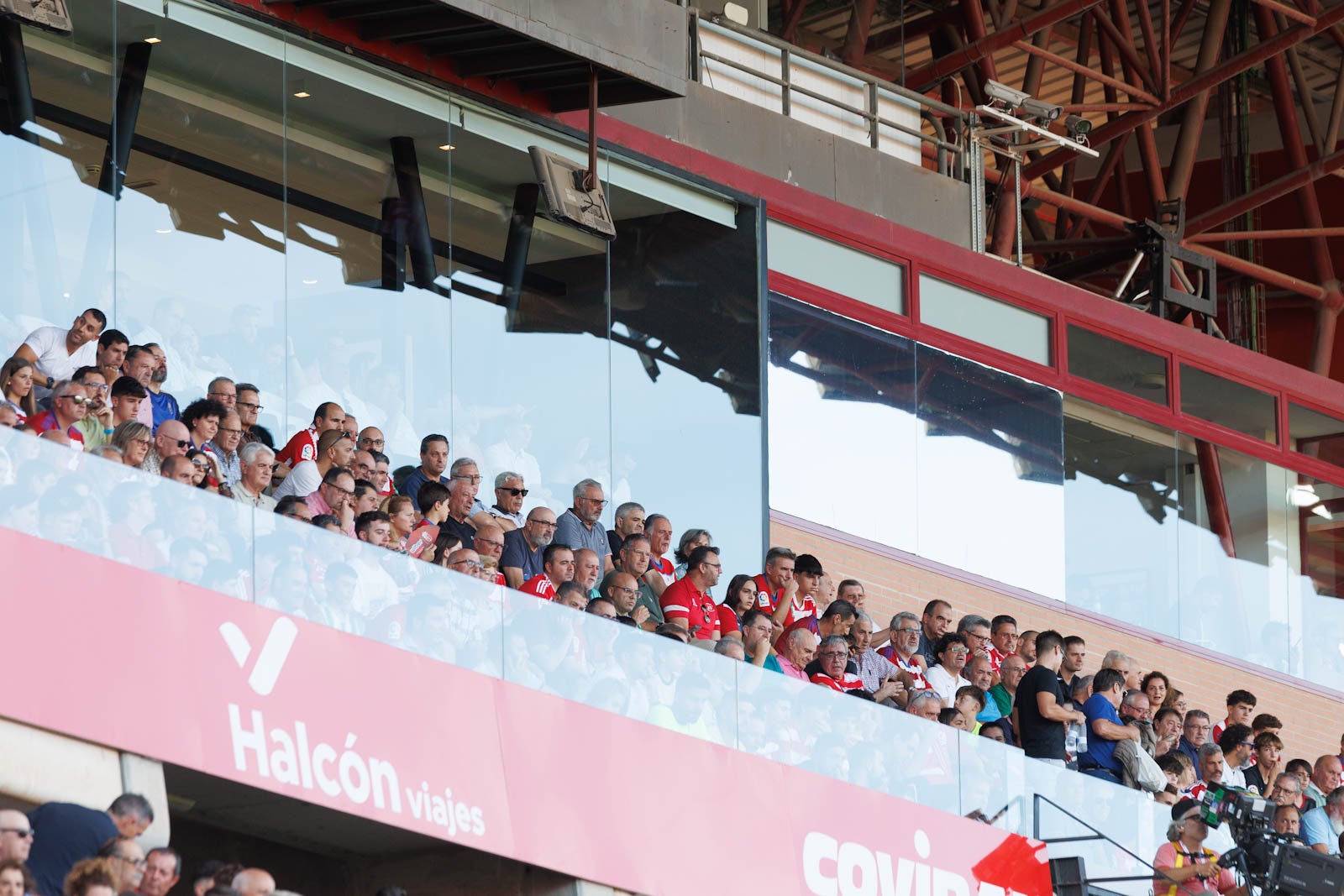 Búscate en la grada de Los Cármenes durante el Granada-Betis