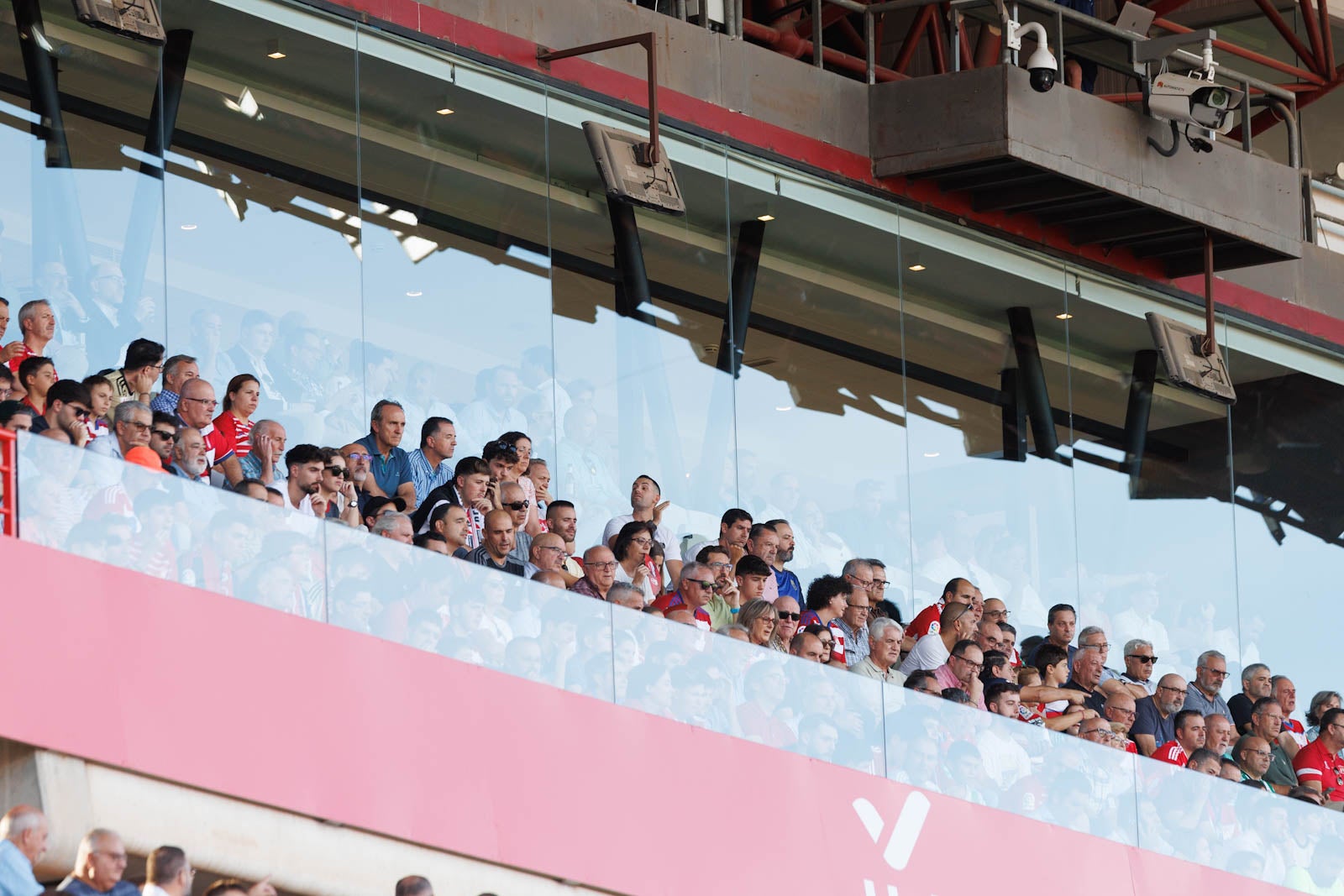 Búscate en la grada de Los Cármenes durante el Granada-Betis