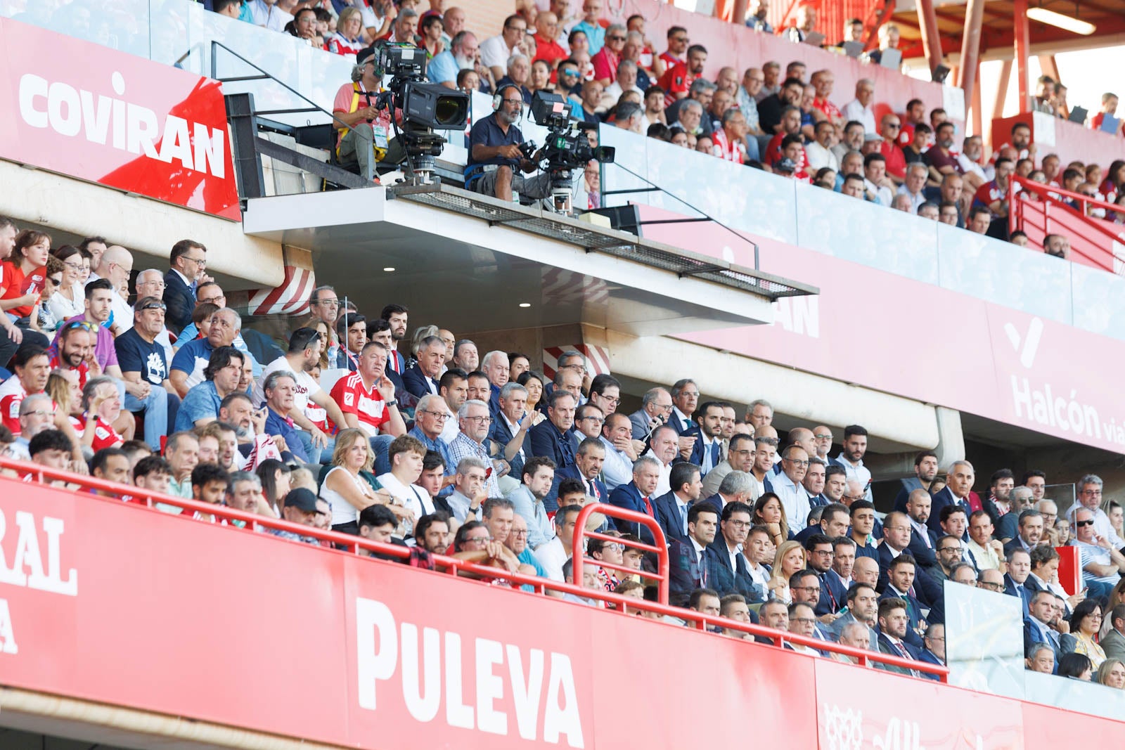 Búscate en la grada de Los Cármenes durante el Granada-Betis