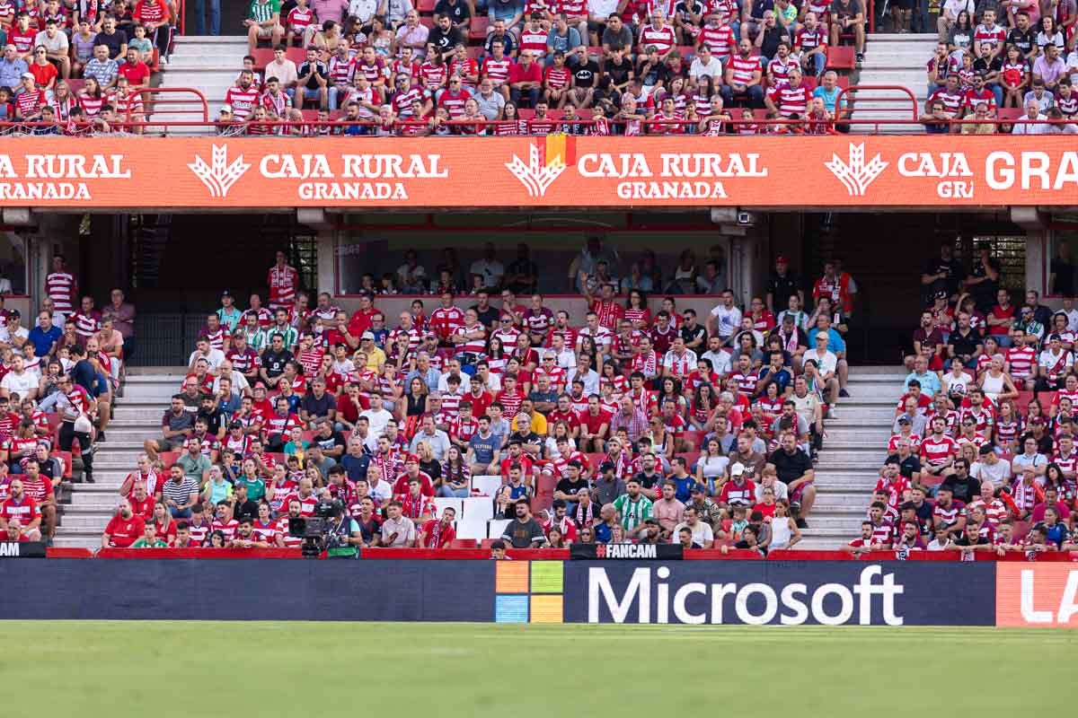 Las mejores jugadas del Granada-Betis, en imágenes