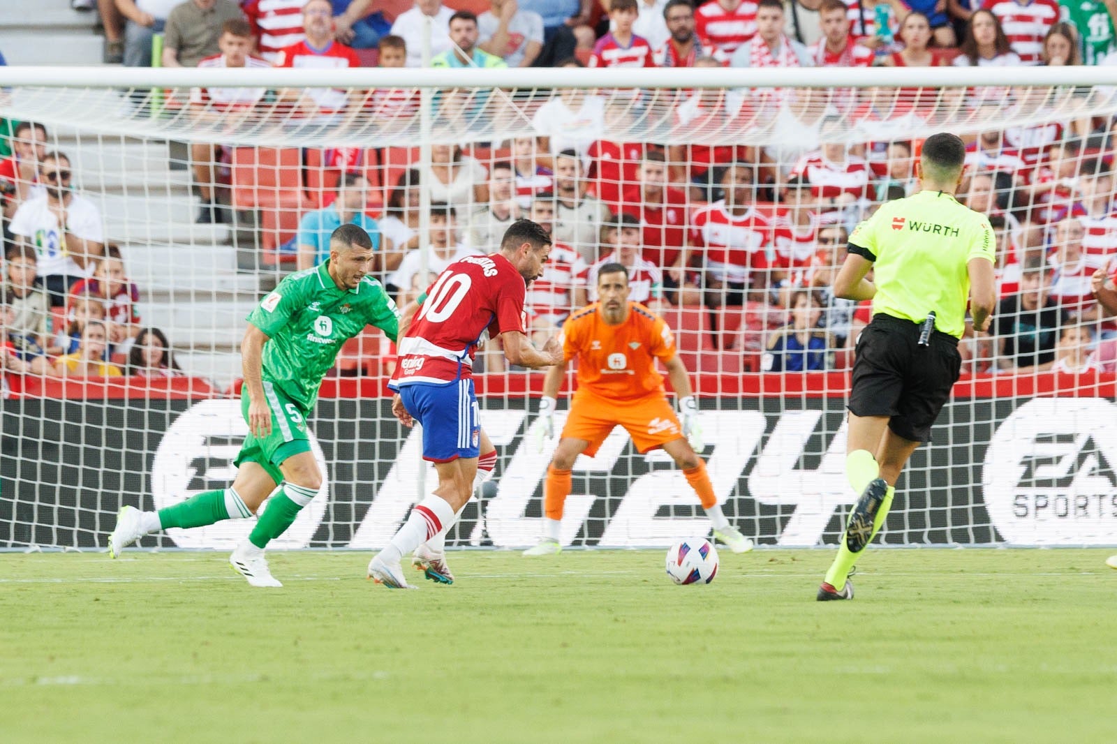 Las mejores jugadas del Granada-Betis, en imágenes