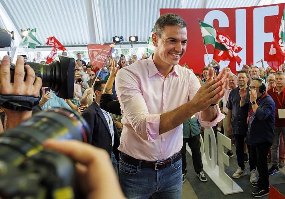 El secretario general del PSOE y presidente del Gobierno en funciones, Pedro Sánchez, durante el mitin de partido en La Rinconada este pasado sábado.