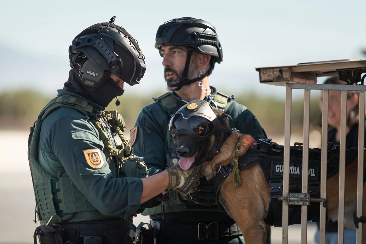 Las mejores imágenes del dispositivo de la Guardia Civil en Granada para  las cumbres europeas