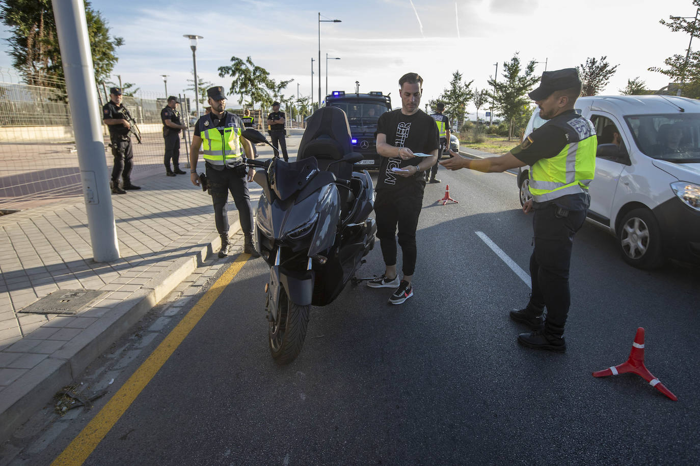 Las imágenes de los controles en los accesos a Granada por la cumbre europea