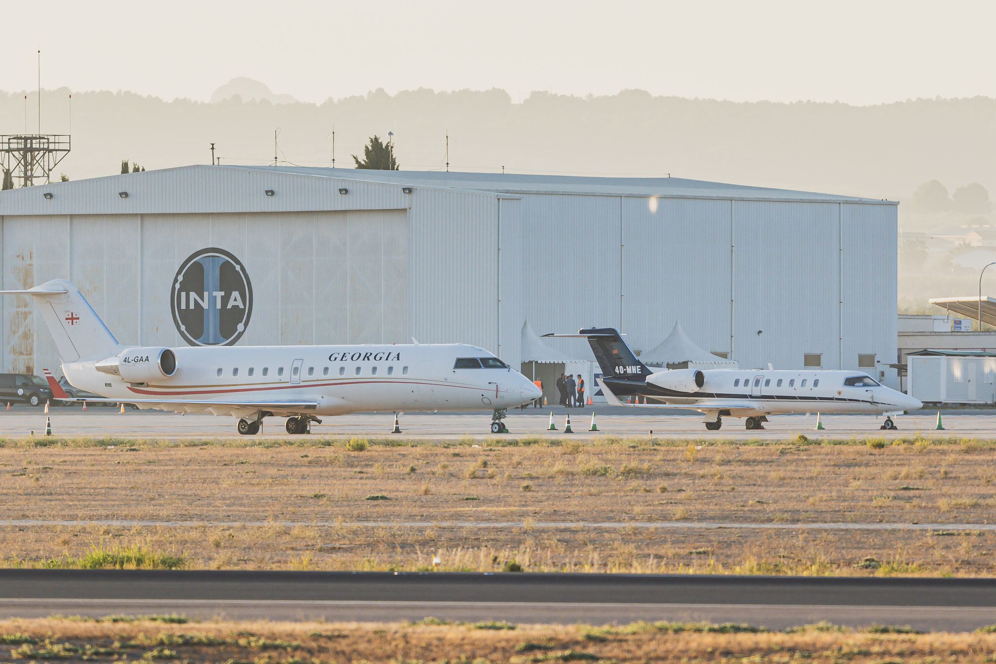 Las imágenes de los aviones de las delegaciones europeas en un día histórico para el aeropuerto