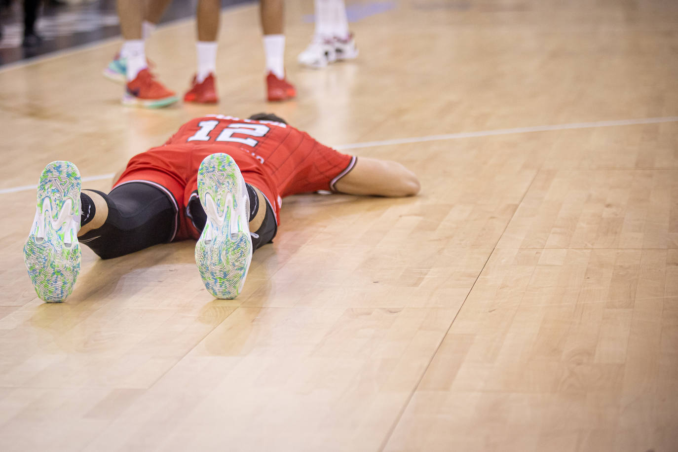 Evaldas Kairys necesita levantarse cuanto antes, de esta guisa acabó en la derrota ante el Bàsquet Girona en el Palacio.
