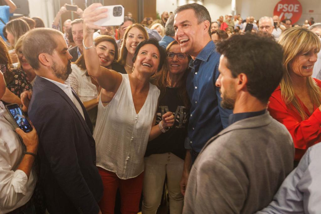 Las imágenes del mitin de Pedro Sánchez en Granada