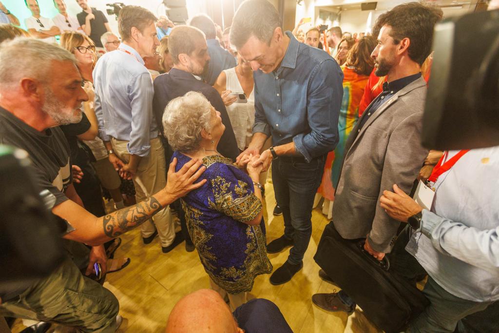 Las imágenes del mitin de Pedro Sánchez en Granada