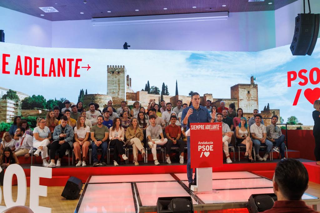Las imágenes del mitin de Pedro Sánchez en Granada