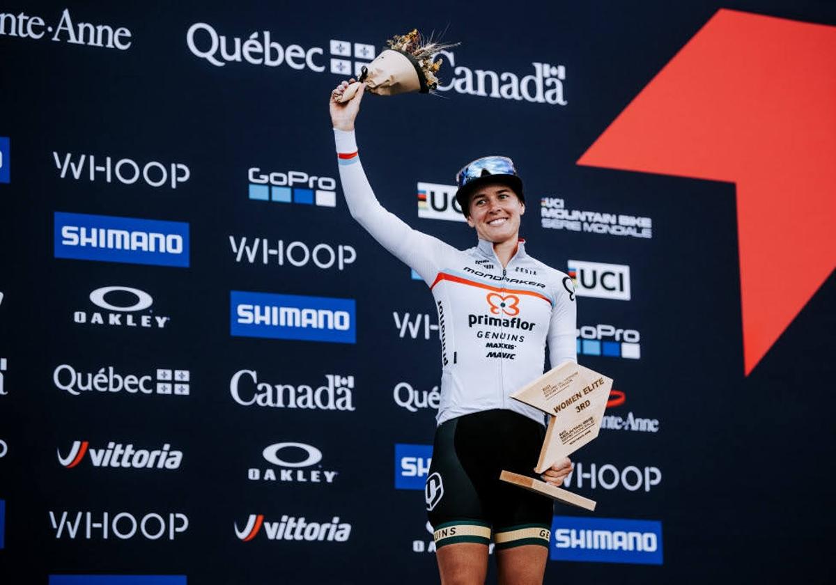 Bec Henderson logró podio en la prueba de short track en Mont-Sainte-Anne.