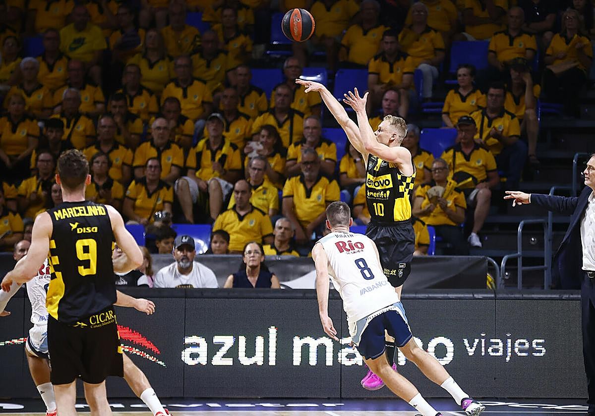 Sasu Salin, histórico triplista del Lenovo Tenerife.