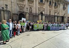 Lectura del manifiesto en la plaza de Santa María al término de la marcha.